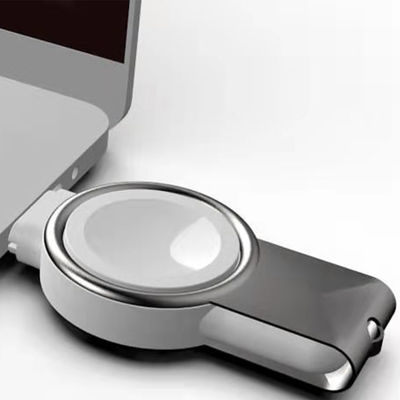 Guter Preis Kompaktes, weißes Apple Watch Wireless-Ladegerät mit USB-A/C-Schnittstelle Online